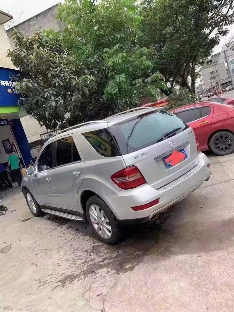 成都11年奔驰ML6