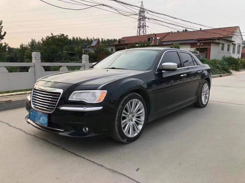 青岛16年克莱斯勒300C2