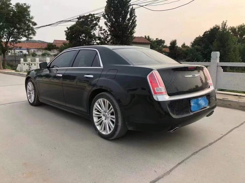 青岛16年克莱斯勒300C7