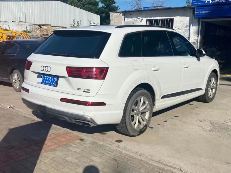 新鄉17年奧迪Q75
