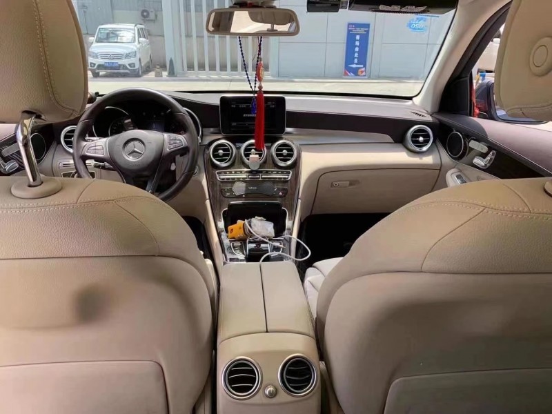 成都17年奔驰GLC4