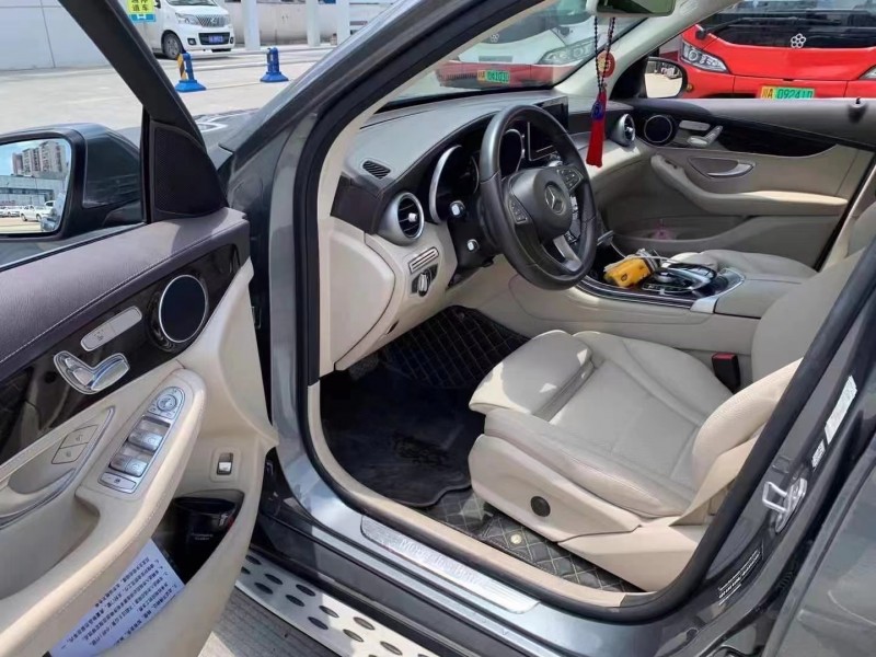 成都17年奔驰GLC5