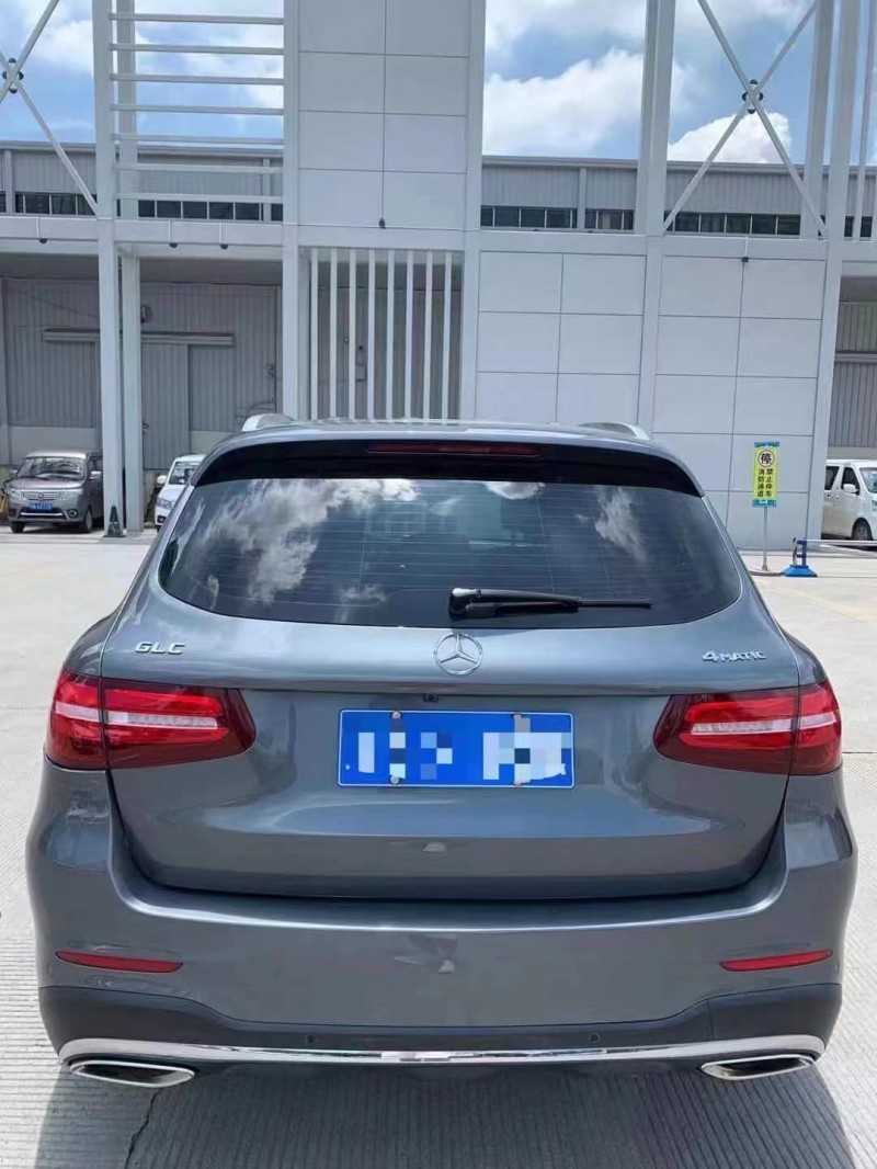 成都17年奔驰GLC9