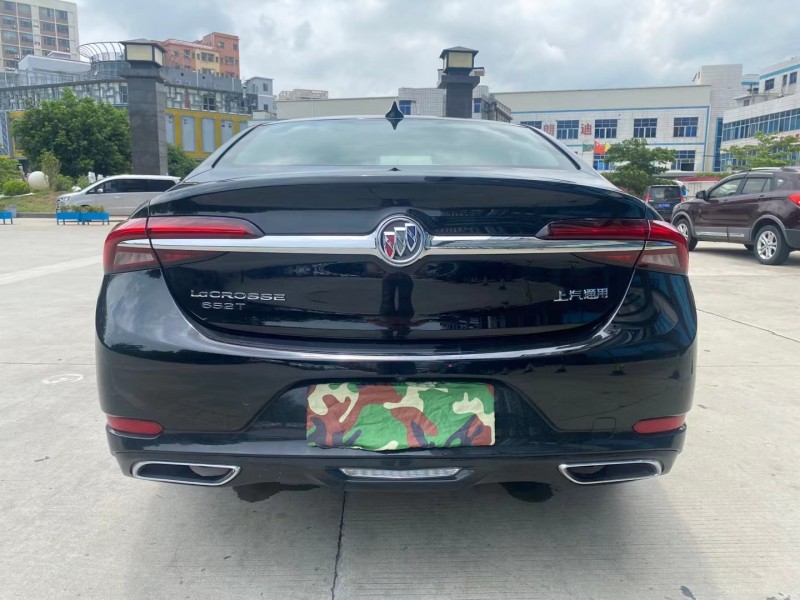 东莞21年别克君越9