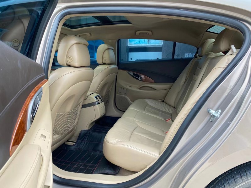 东莞12年别克君越6