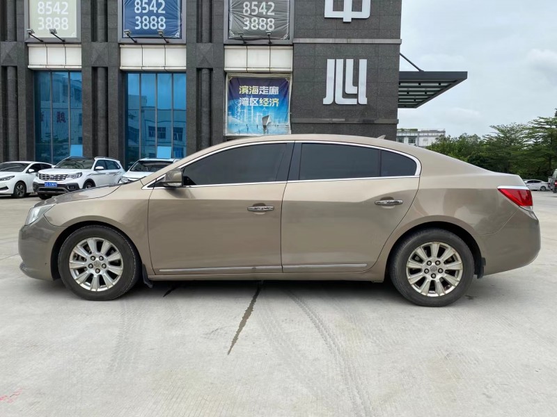 东莞12年别克君越8