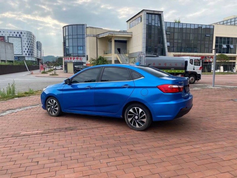 重慶16年長安汽車悅翔V77