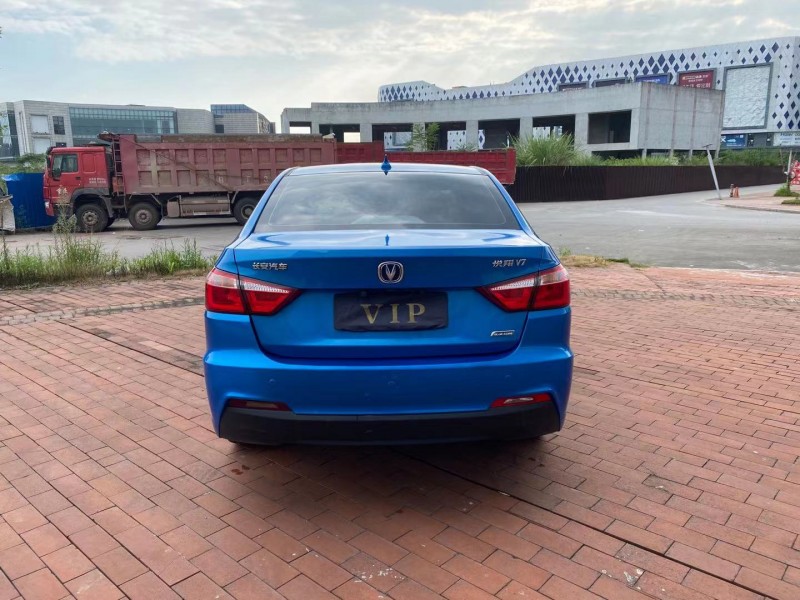 重慶16年長安汽車悅翔V76