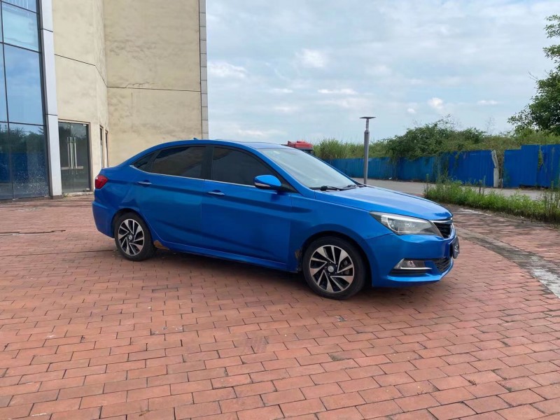 重慶16年長安汽車悅翔V79