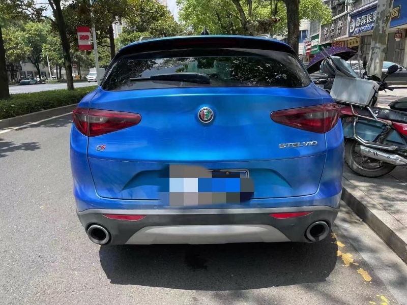 長沙18年阿爾法·羅密歐Stelvio1