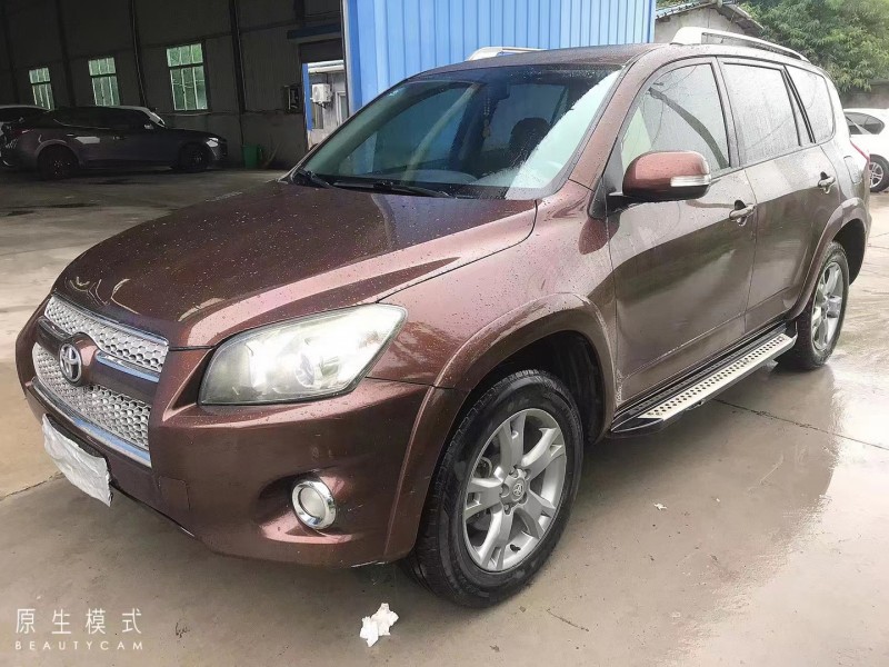 黃石13年豐田RAV42