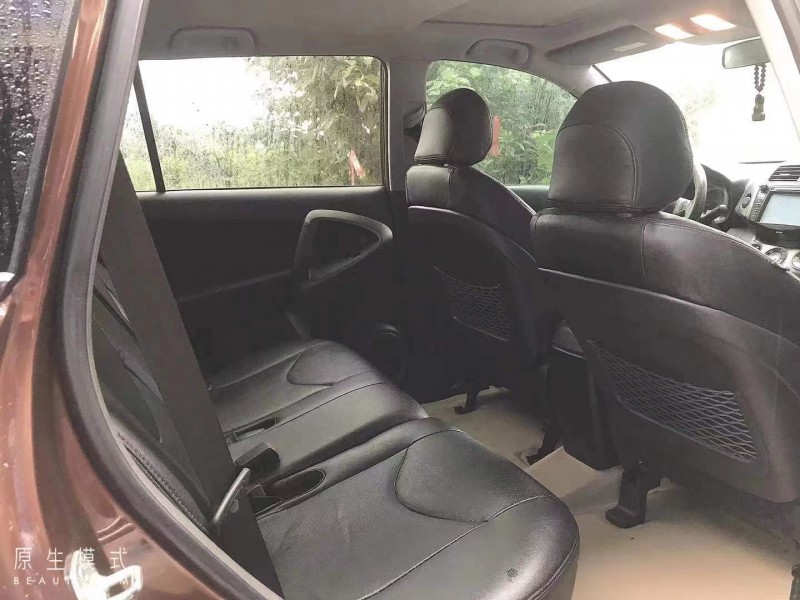 黃石13年豐田RAV46