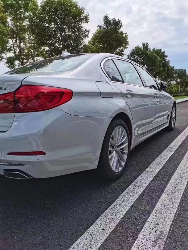 成都20年宝马5系6