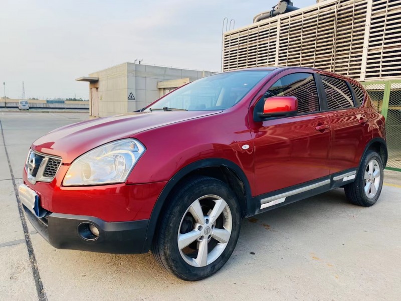 青岛12年日产逍客2