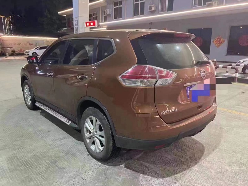 济宁15年日产奇骏8