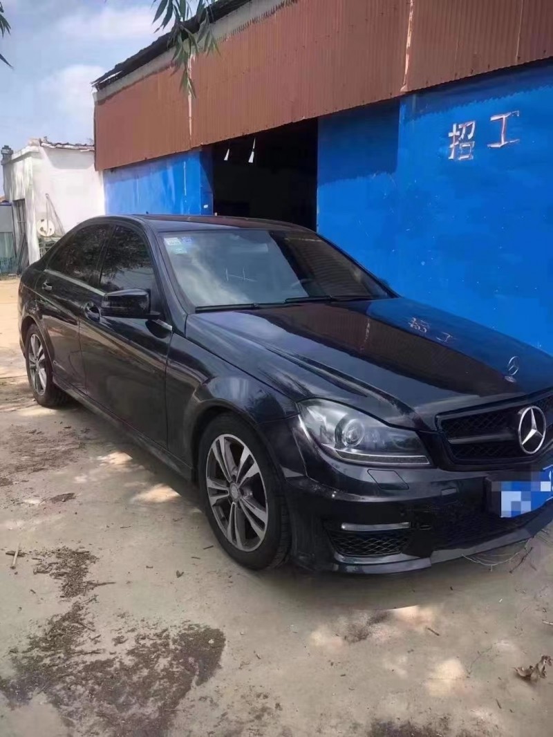 济宁11年奔驰C2