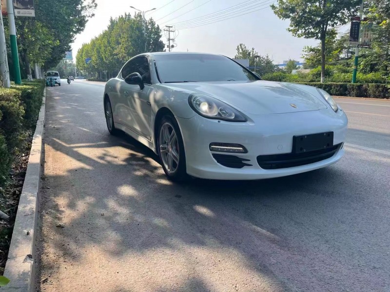 青岛12年保时捷帕拉梅拉2