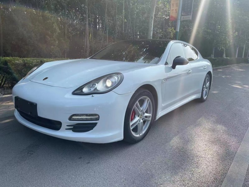 青岛12年保时捷帕拉梅拉3