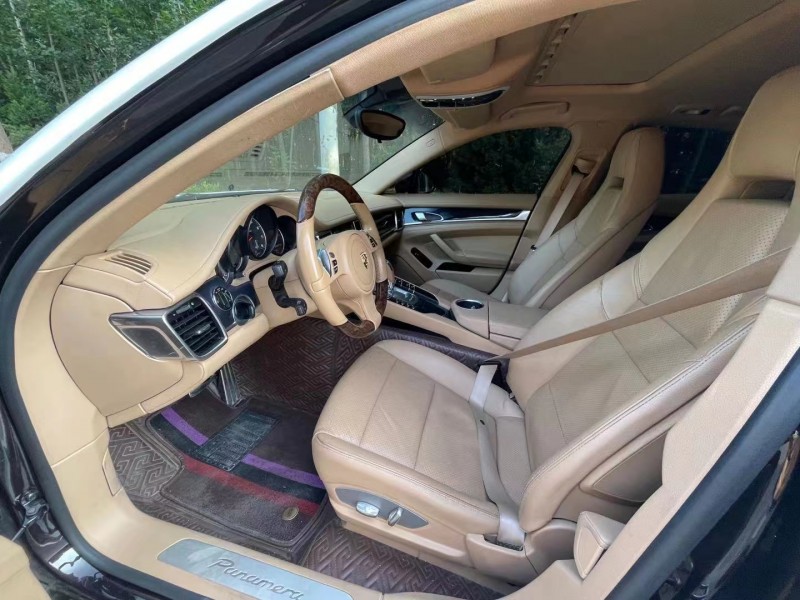 青岛12年保时捷帕拉梅拉4