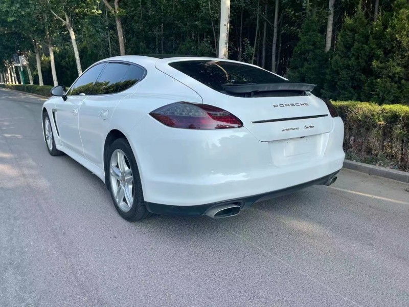 青岛12年保时捷帕拉梅拉8