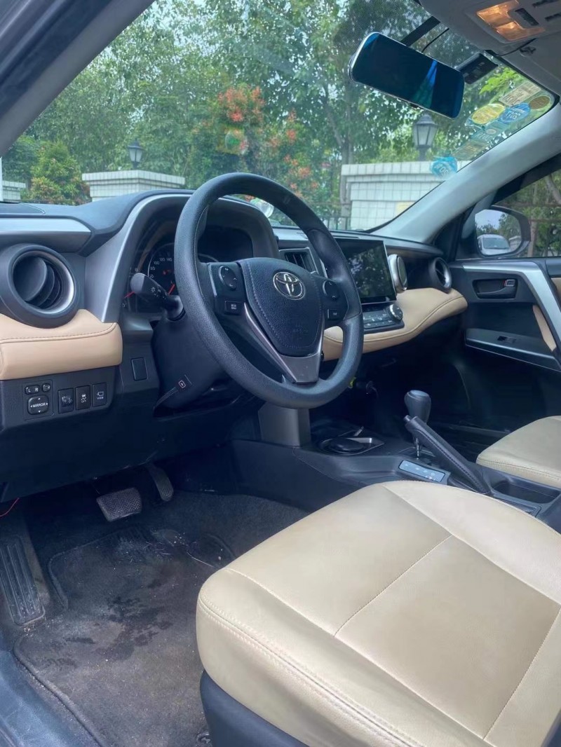 中山16年豐田RAV45