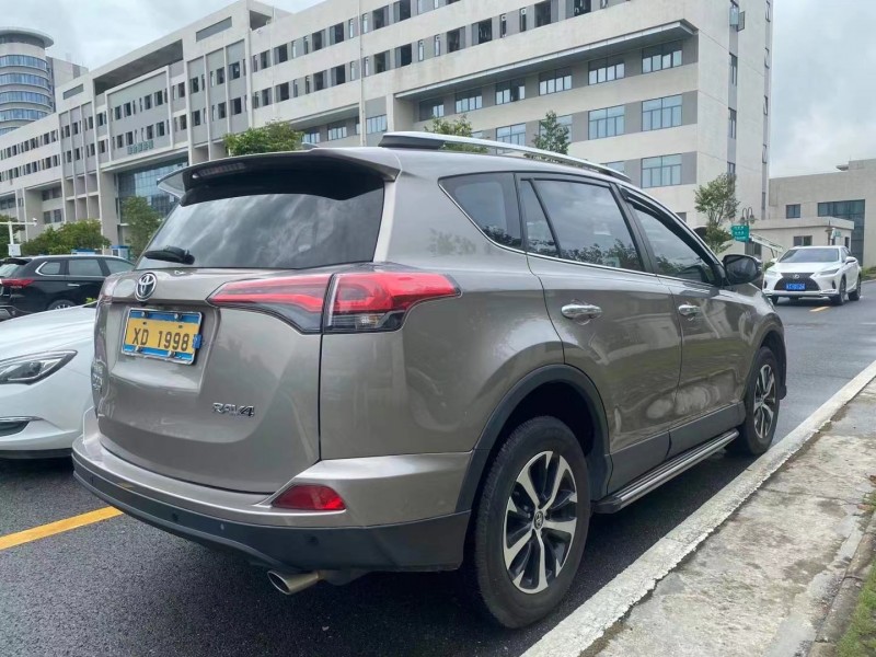 中山16年豐田RAV48