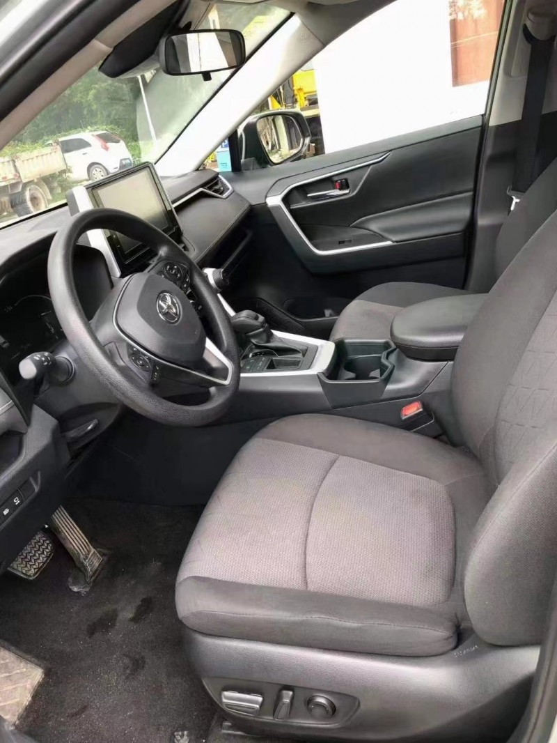 武汉21年丰田RAV4荣放3