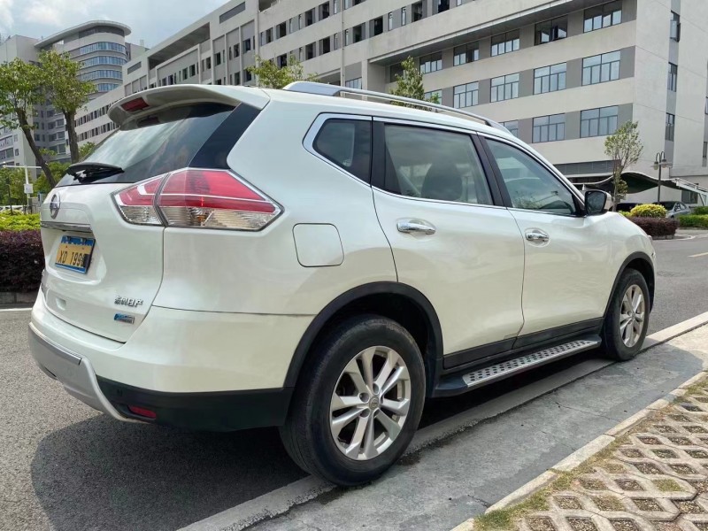 中山14年日產奇駿1