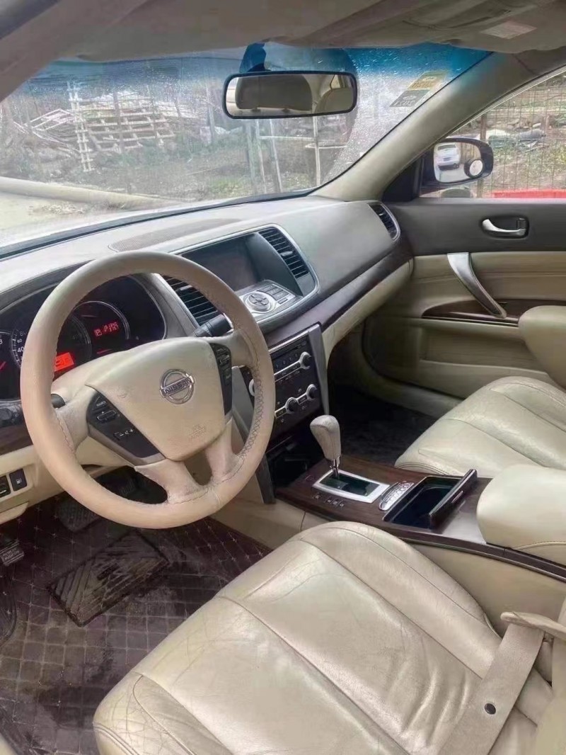 青岛09年日产公爵王6