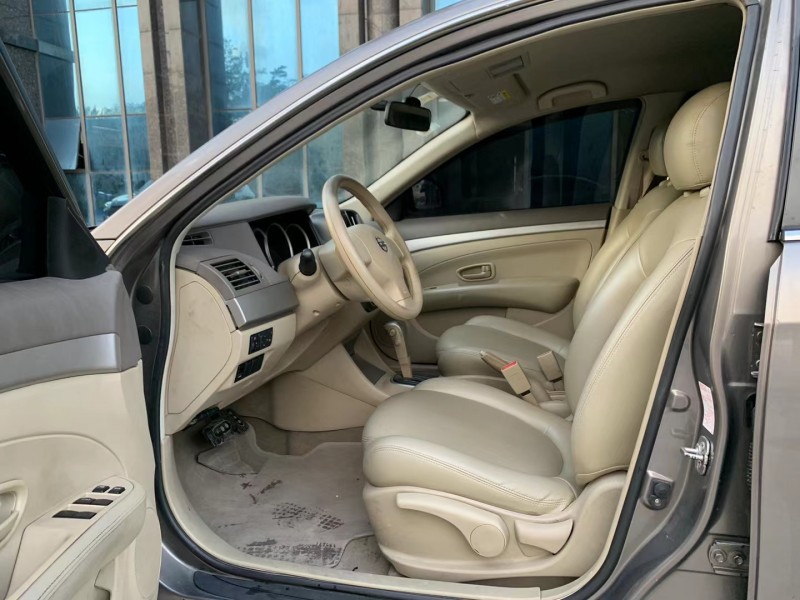 东莞14年日产轩逸1