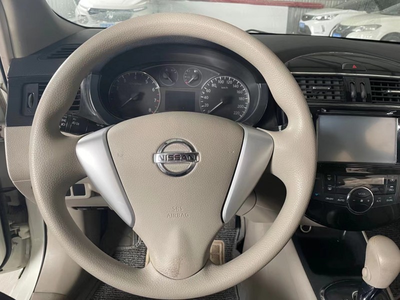 徐州13年日产骐达3