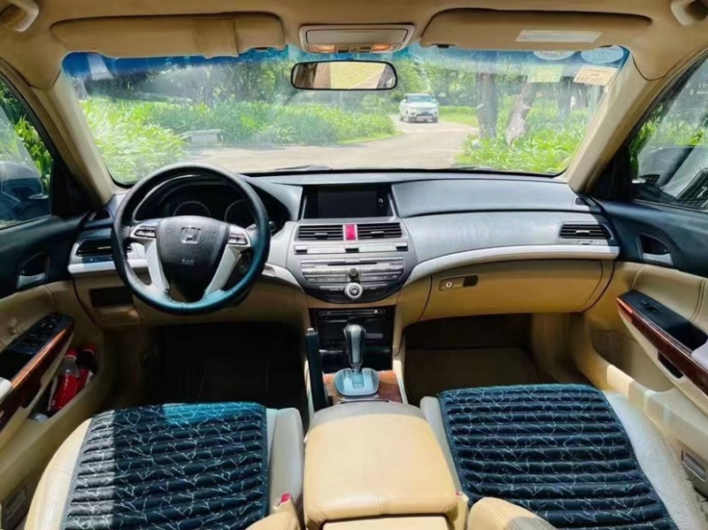 东莞11年本田雅阁5