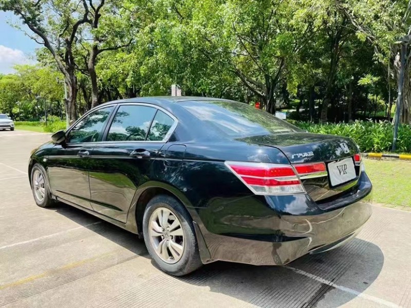 东莞11年本田雅阁8