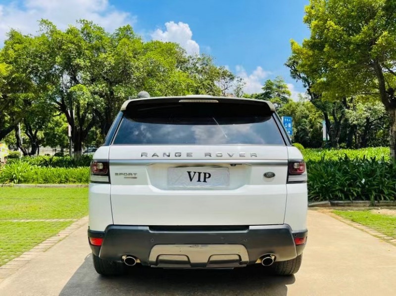 东莞14年路虎揽胜运动9