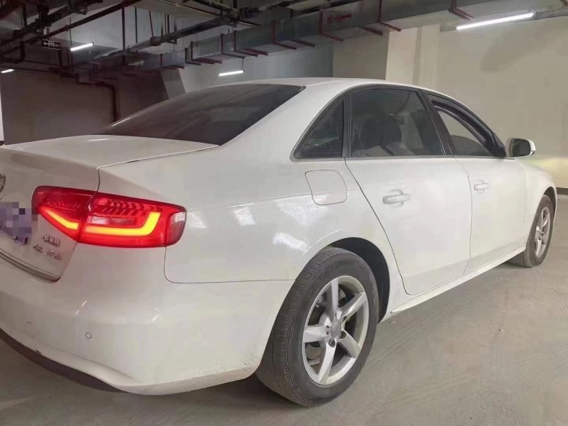 成都14年奥迪A4L7