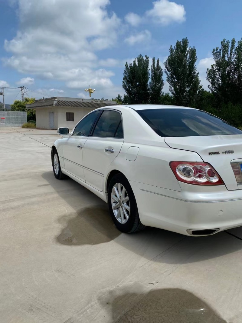 保定09年丰田锐志7