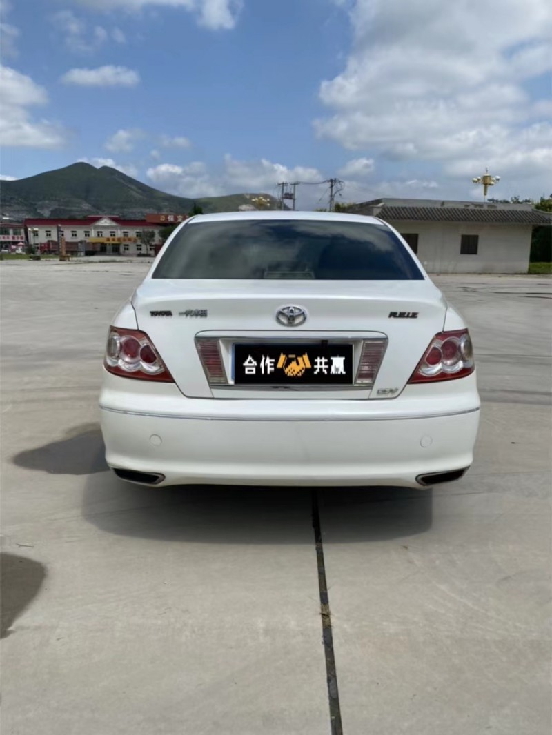 保定09年丰田锐志9