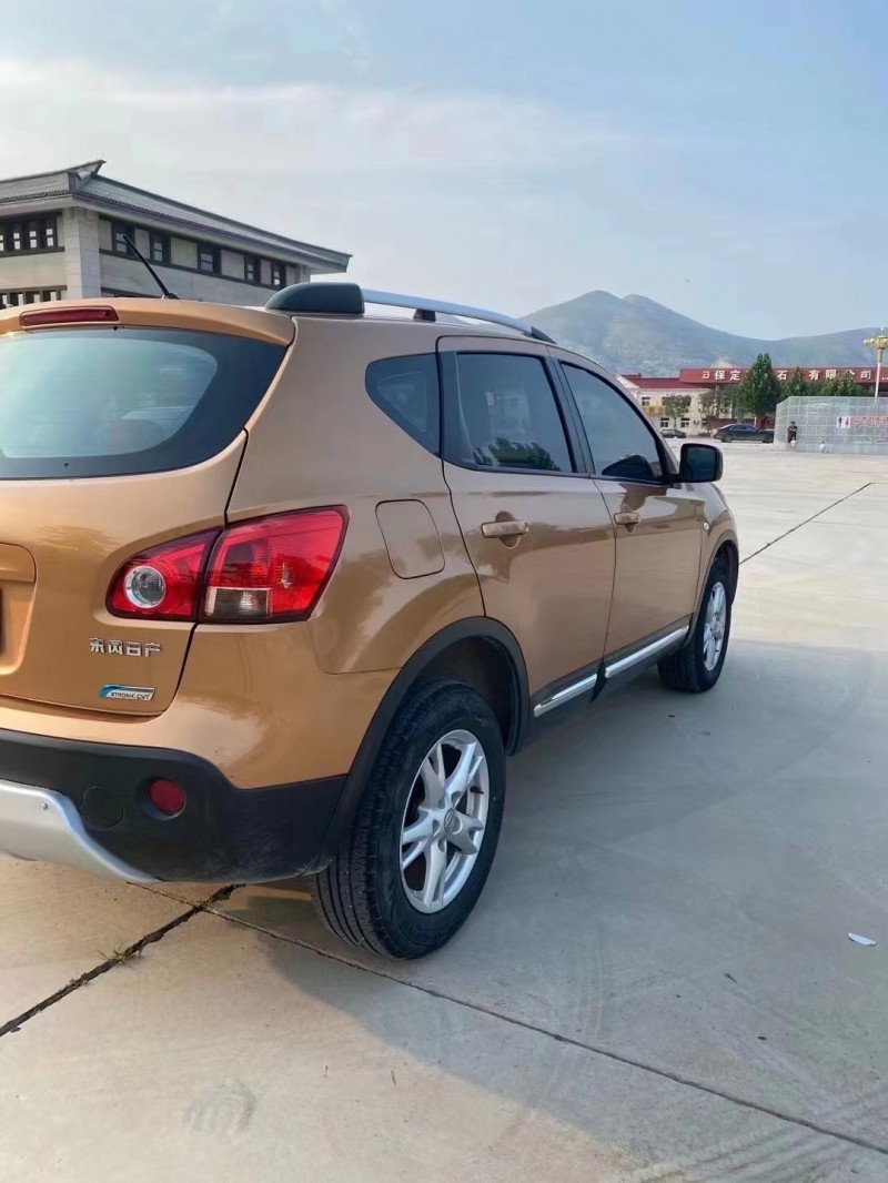 保定14年日产逍客8