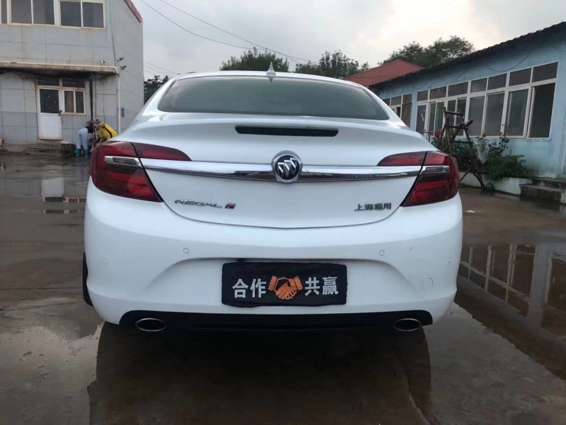 青岛15年别克君威3