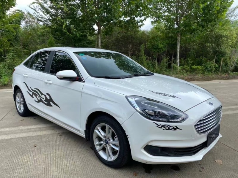 盐城20年福特福睿斯2