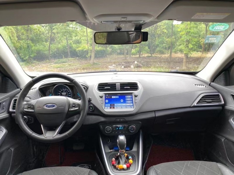 盐城20年福特福睿斯8