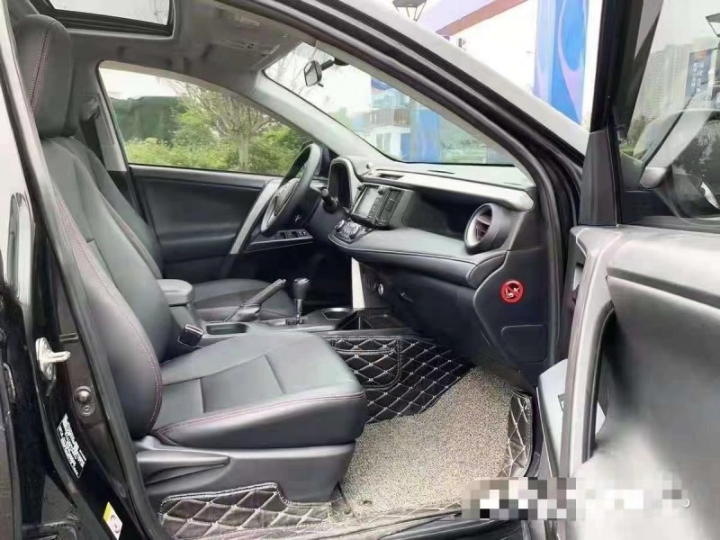 桂林18年豐田RAV4榮放4