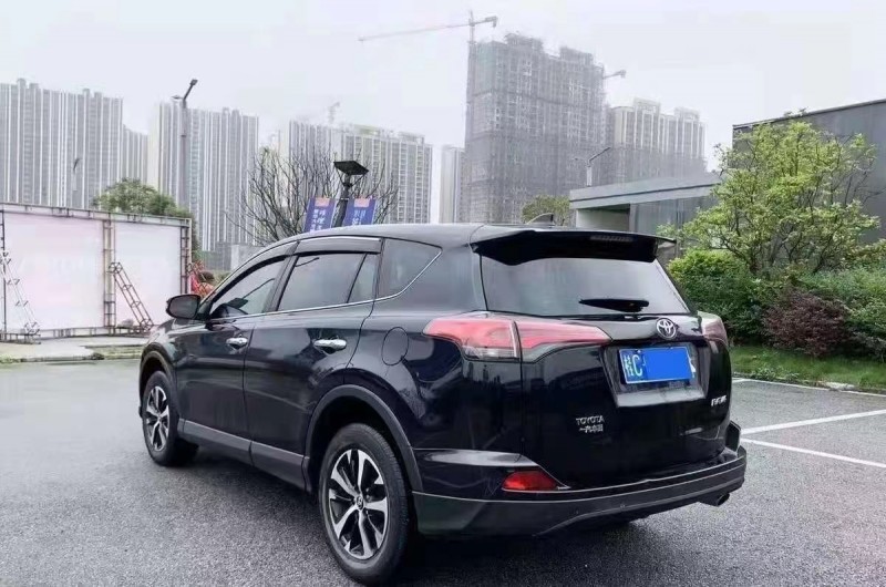 桂林18年豐田RAV4榮放2