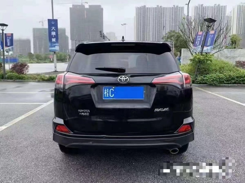 桂林18年豐田RAV4榮放1