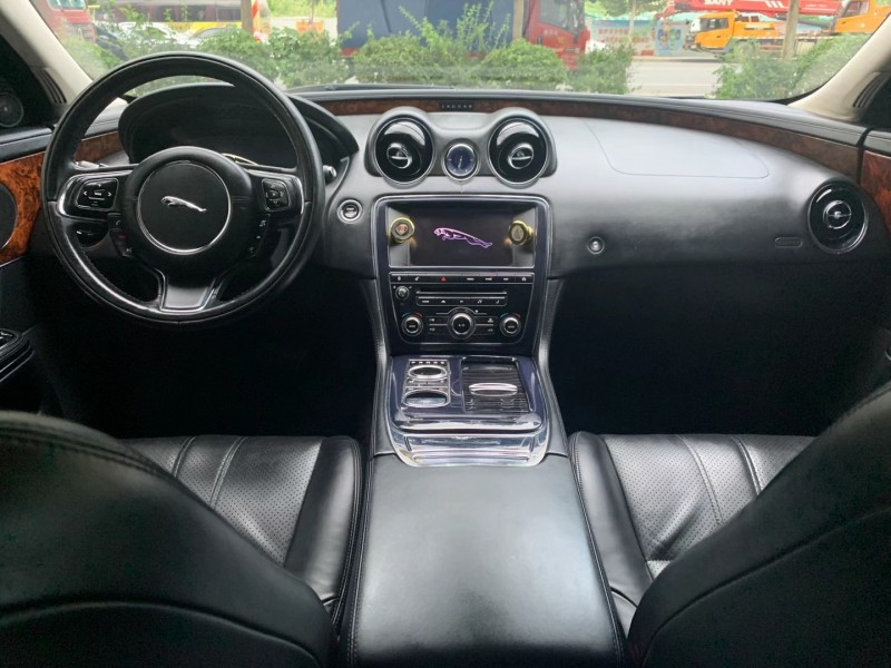 青島13年捷豹XJ4