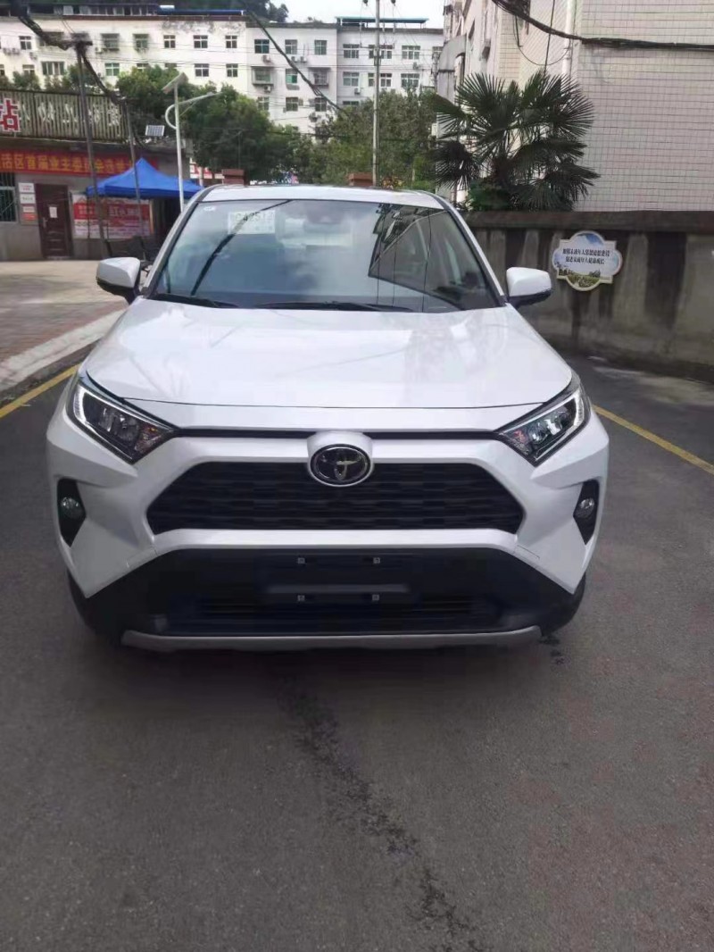 宜昌21年豐田RAV41