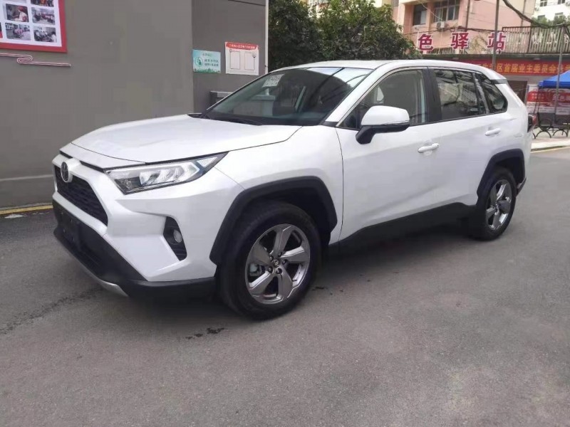 宜昌21年豐田RAV42