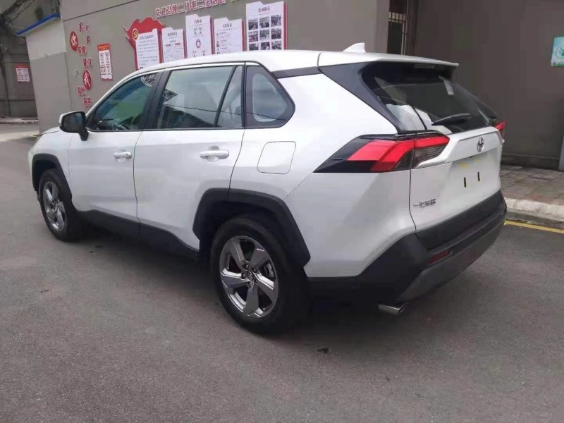 宜昌21年豐田RAV48