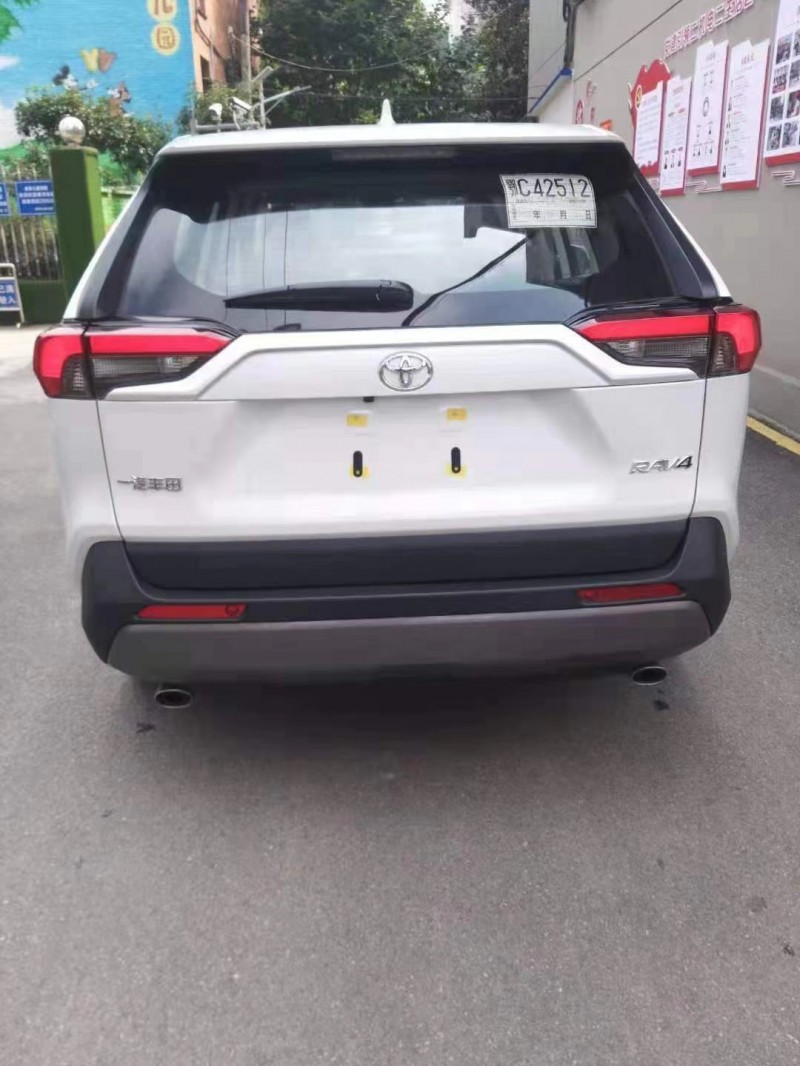 宜昌21年豐田RAV49