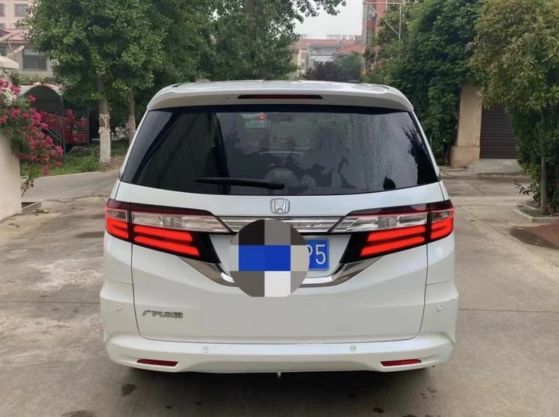 青岛17年本田奥德赛1